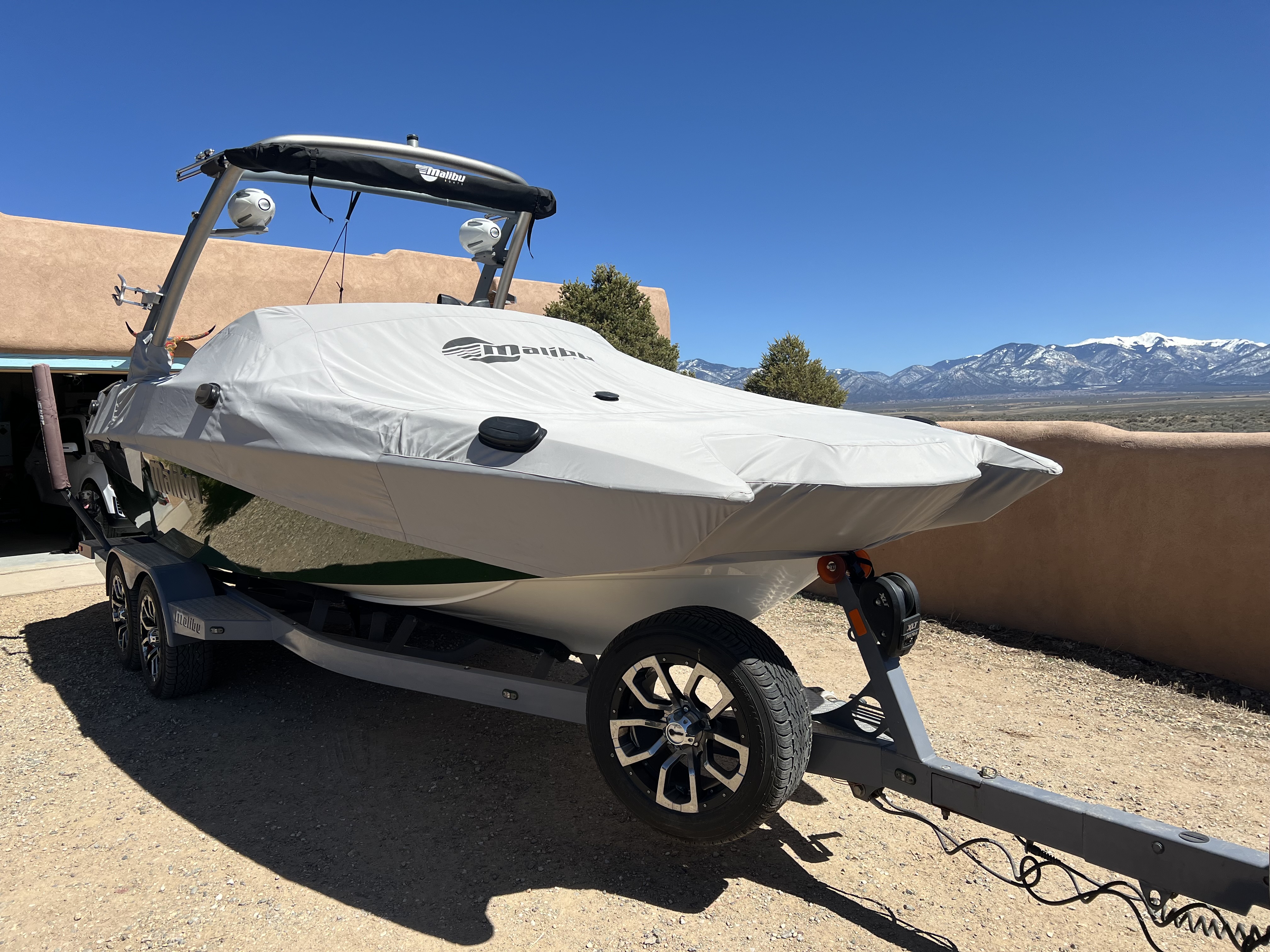 2020 Malibu 22MXZ Icon